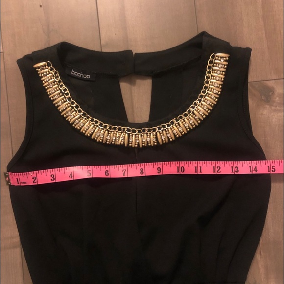 Boohoo Black Jumpsuit ✨VERY FLATTERING!!✨ - Picture 8 of 8